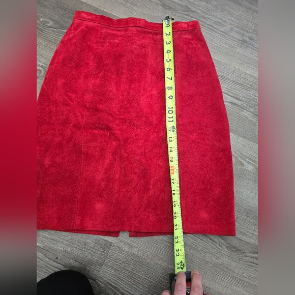 Red suede mini skirt size 11/12 - Picture 6 of 7